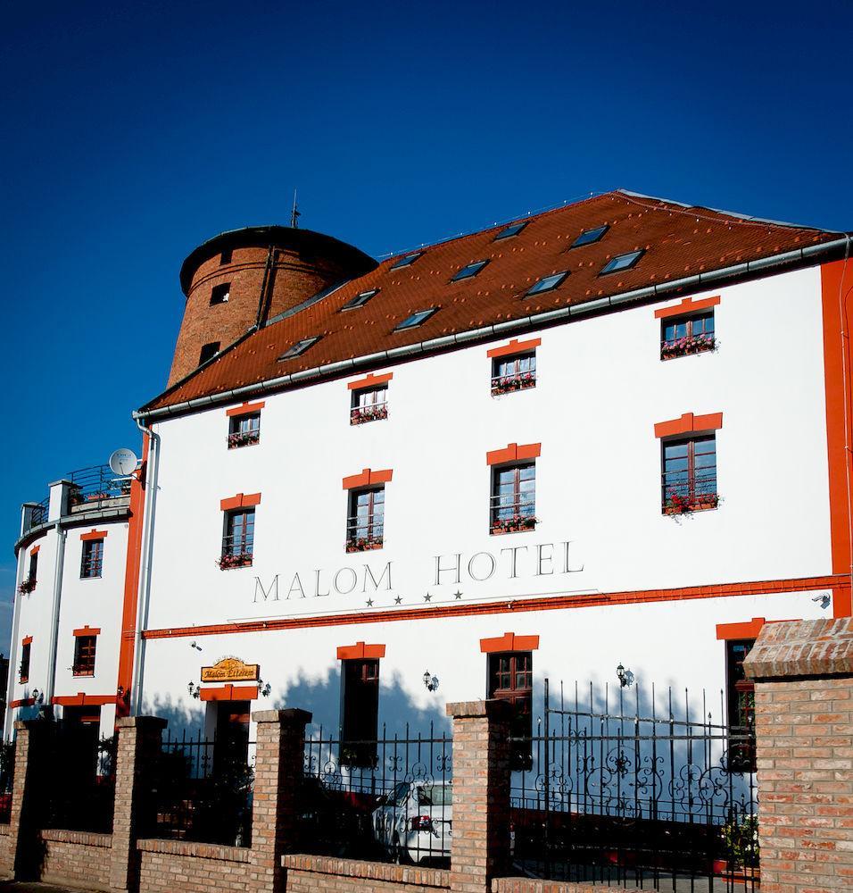 Malom Hotel Debrecen Exterior photo