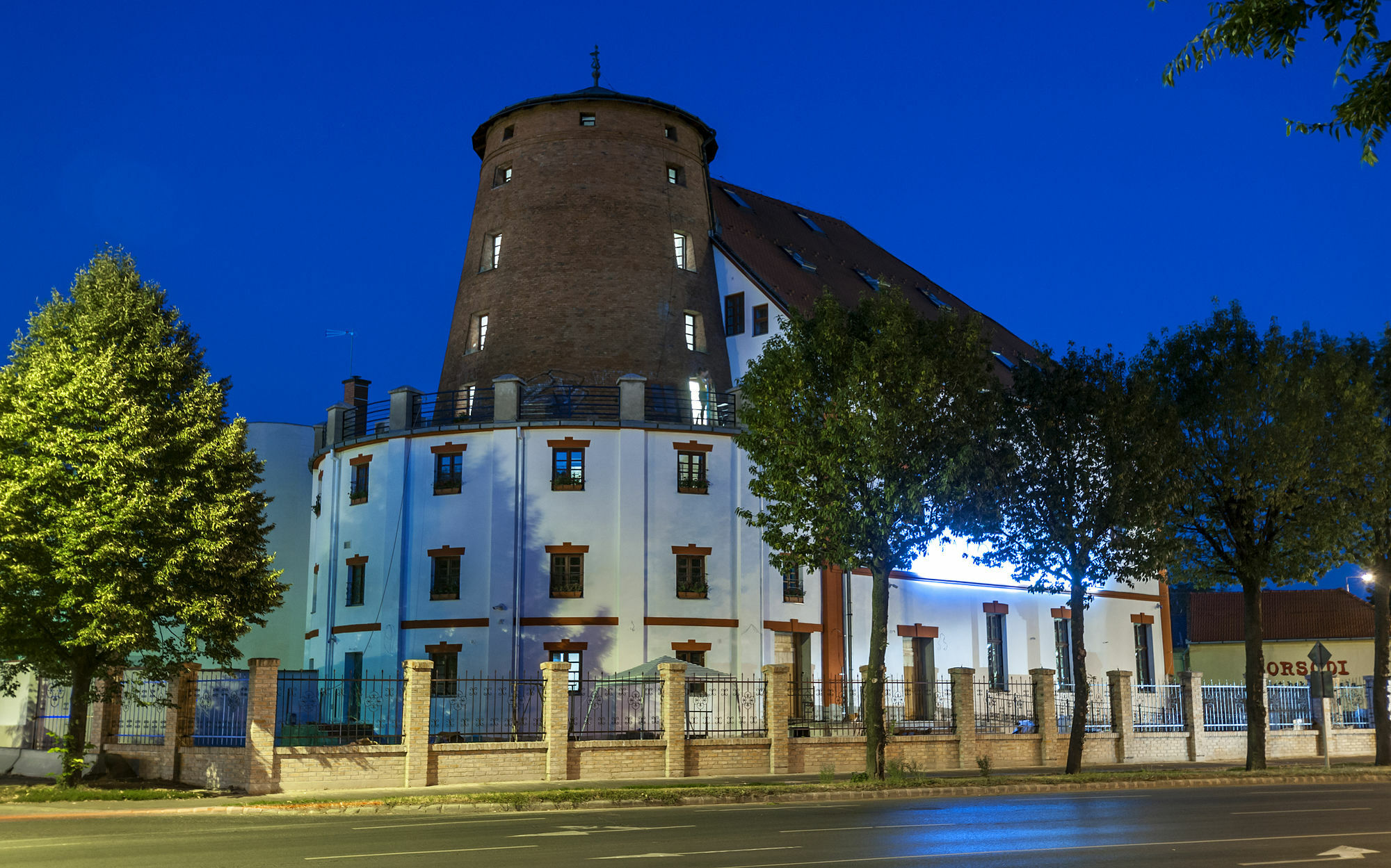 Malom Hotel Debrecen Exterior photo