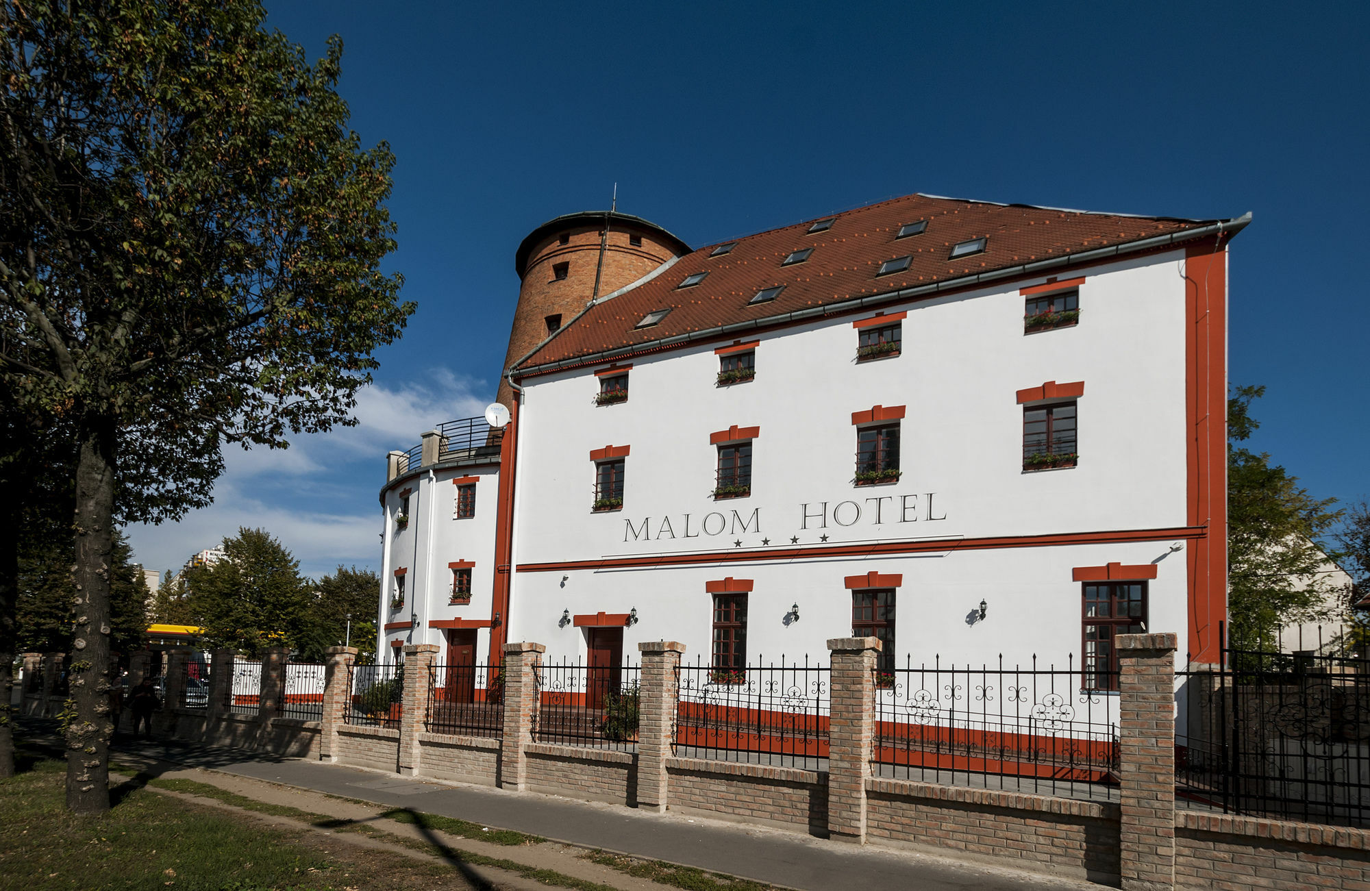 Malom Hotel Debrecen Exterior photo